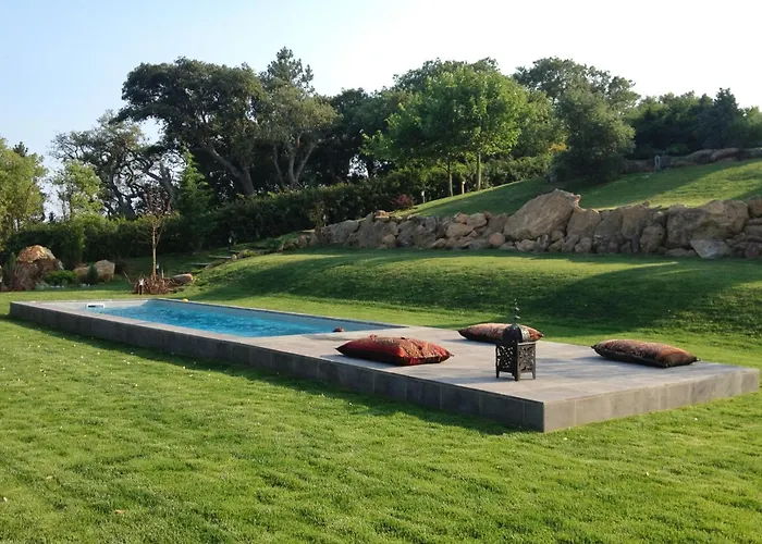 Big Red Barn - Spectacular * Óbidos